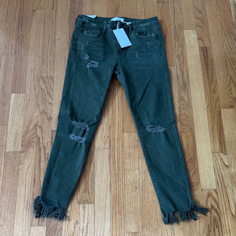 Olive Distressed Skinny Jeans with Frayed Hem- Vervet Brand size 28